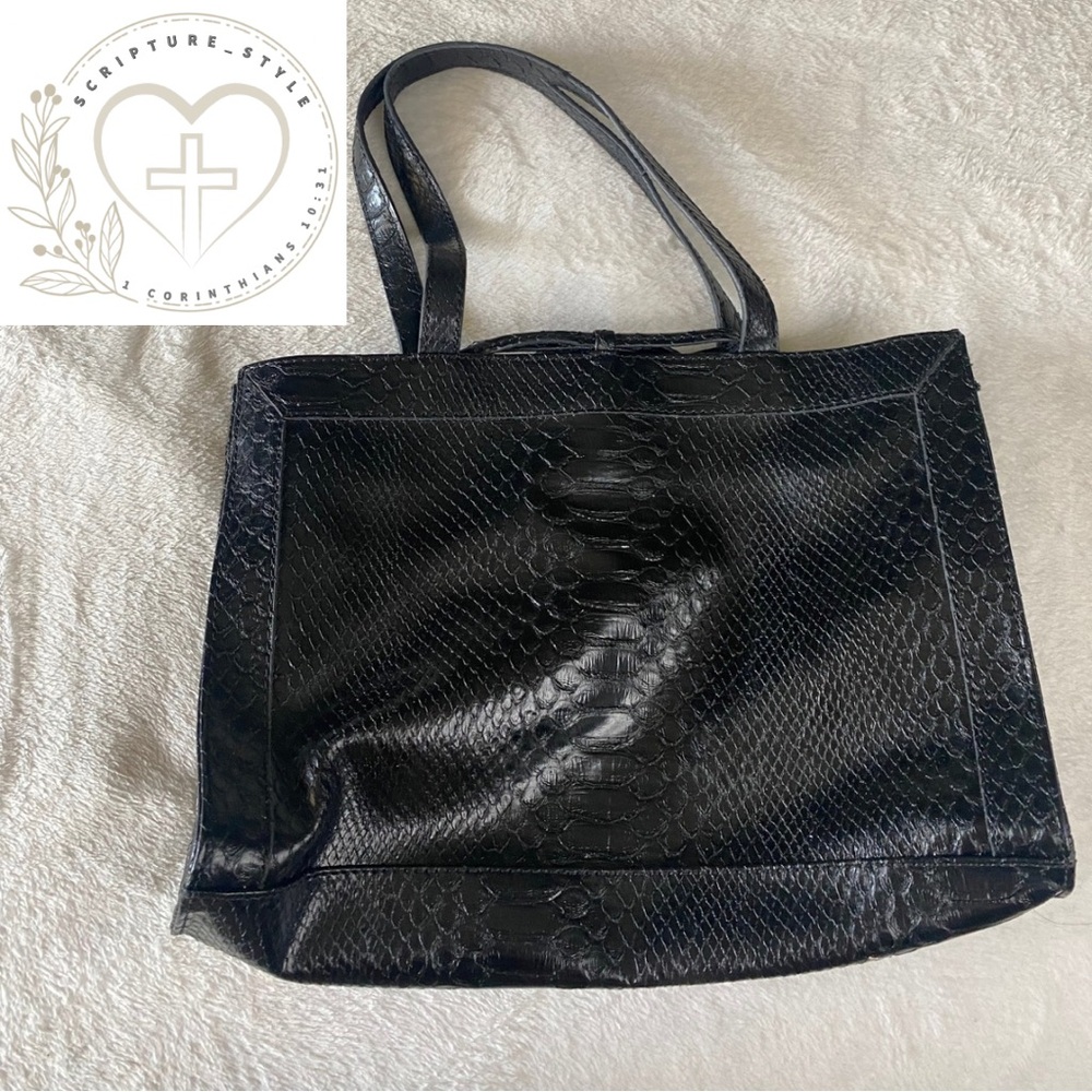 Liz Claiborne Black Shoulder Bag Soft Leather